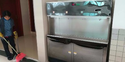 選擇學(xué)校飲水機(jī)哪個(gè)品牌好呢？